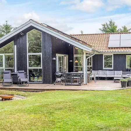 Semesterbostad 4 Star In